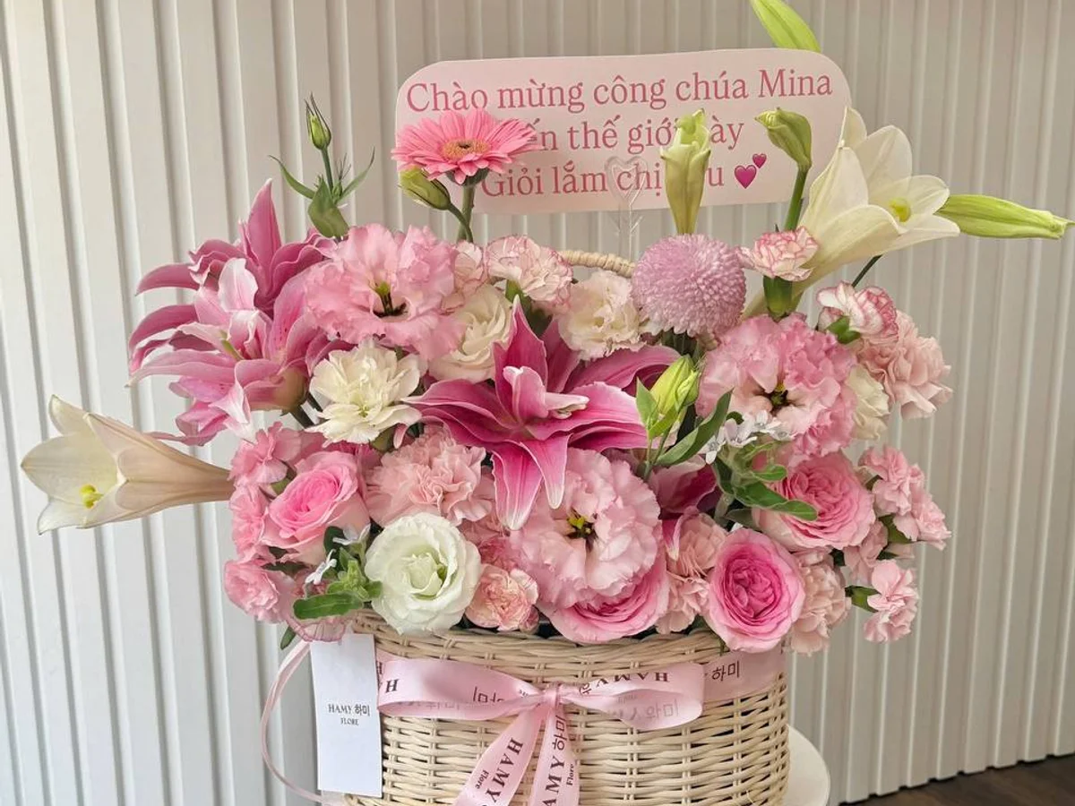 开业祝贺花篮 粉色百合藤编花篮